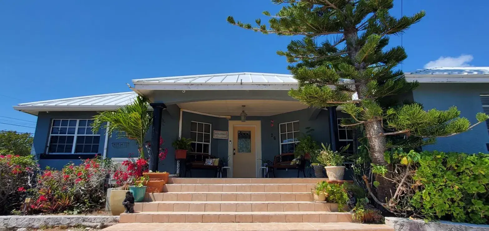 Blue Bungalow, 4-Bed | Bills Included