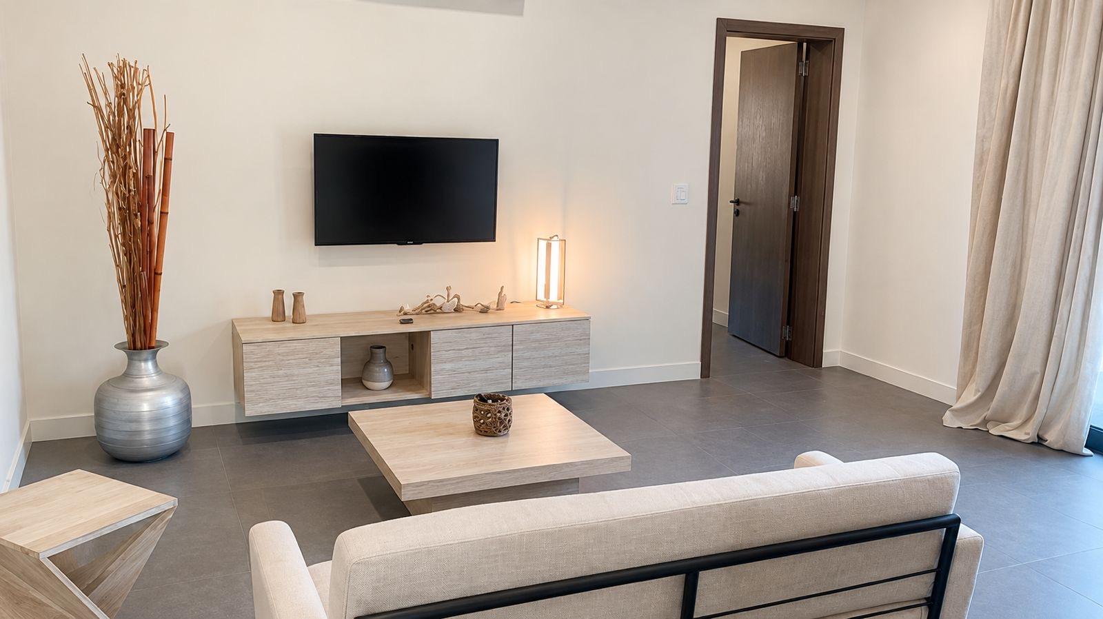 ODE Ocean Drive: Large 1 Bedroom Apartment (2)