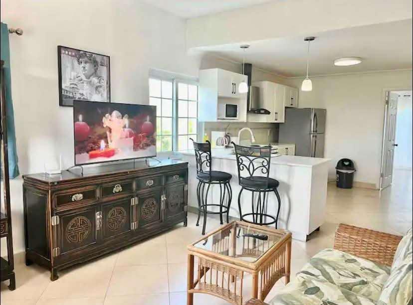 Venetian Breeze — 2BR Apartment